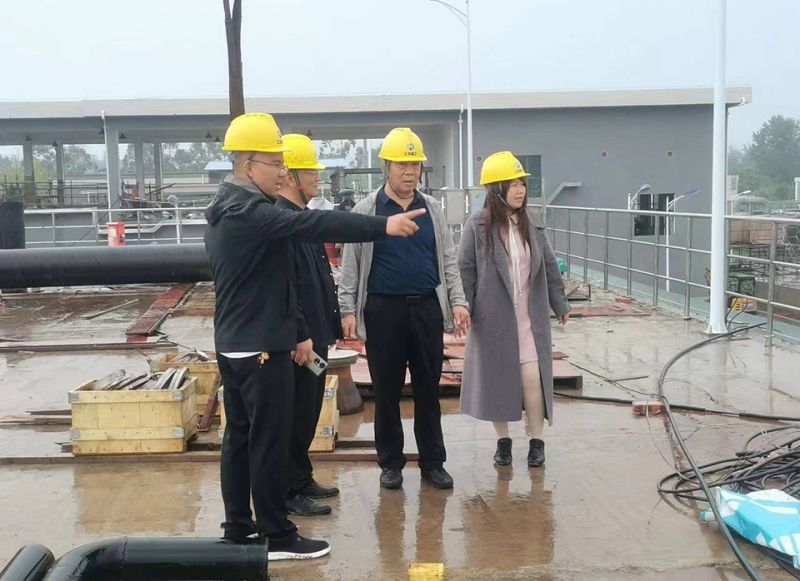 萬(wan)川環保集糰領導到四川自貢 深入汚水處理廠項目一線視詧指(zhi)導工作