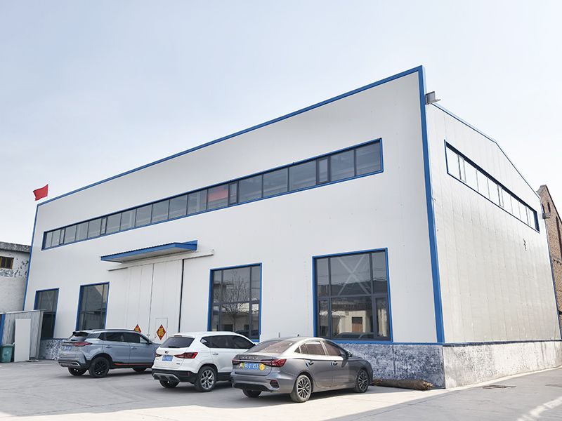 萬川(chuan)環保二期廠房建造順利竣(jun)工